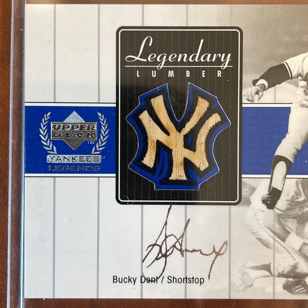 *RARE* Upper Deck: Yankees Legends - Bucky Dent - Legendary Lumber! ⚾️ - Picture 2 of 4